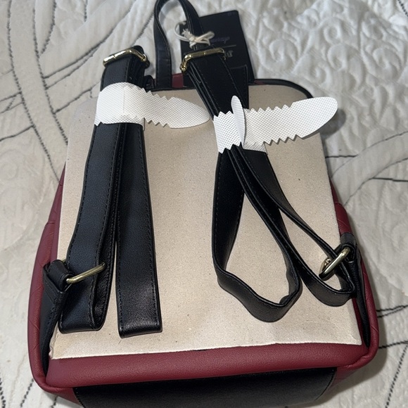 Loungefly New with Tag/Bag backpack Minnie Mouse Black & Burgundy Quilted Disney - Picture 6 of 11